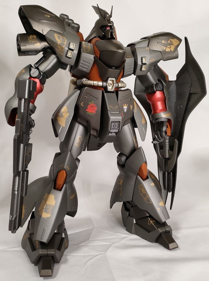 ガンプラ 塗装済完成品 MG MSN-04 サザビー