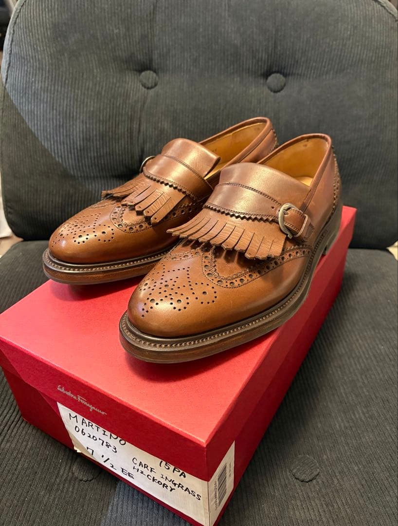 フェラガモ　シューズ