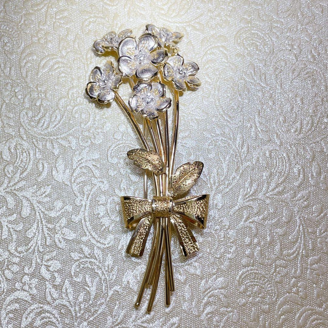 K18 ダイヤモンド　0.3ct 綺麗な花束ブローチ