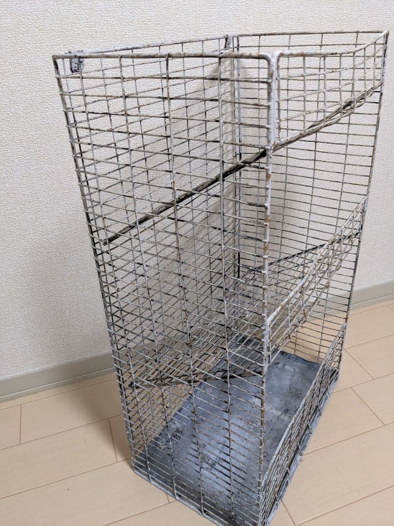 シャビー　昭和レトロ　金属製ワイヤーラック　使い方はあなた次第