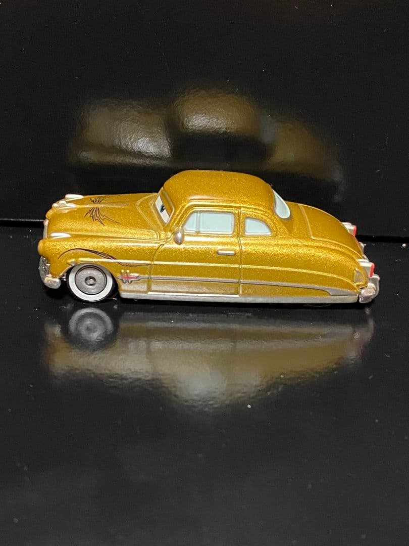 トミカ 激レア　廃盤　プレミア　カーズ　ドックハドソン　ゴールド