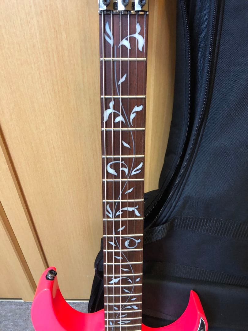 Ibanez JEMJRSP-PK（スティーブヴァイモデル）ピンク ケース付き