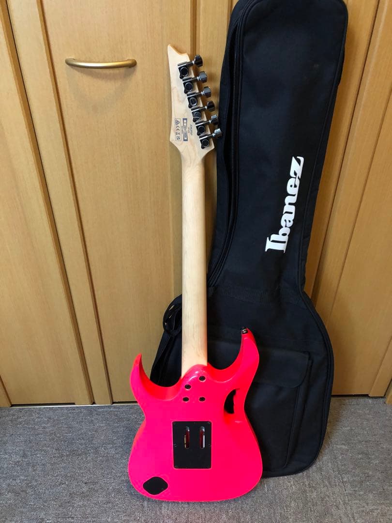 Ibanez JEMJRSP-PK（スティーブヴァイモデル）ピンク ケース付き