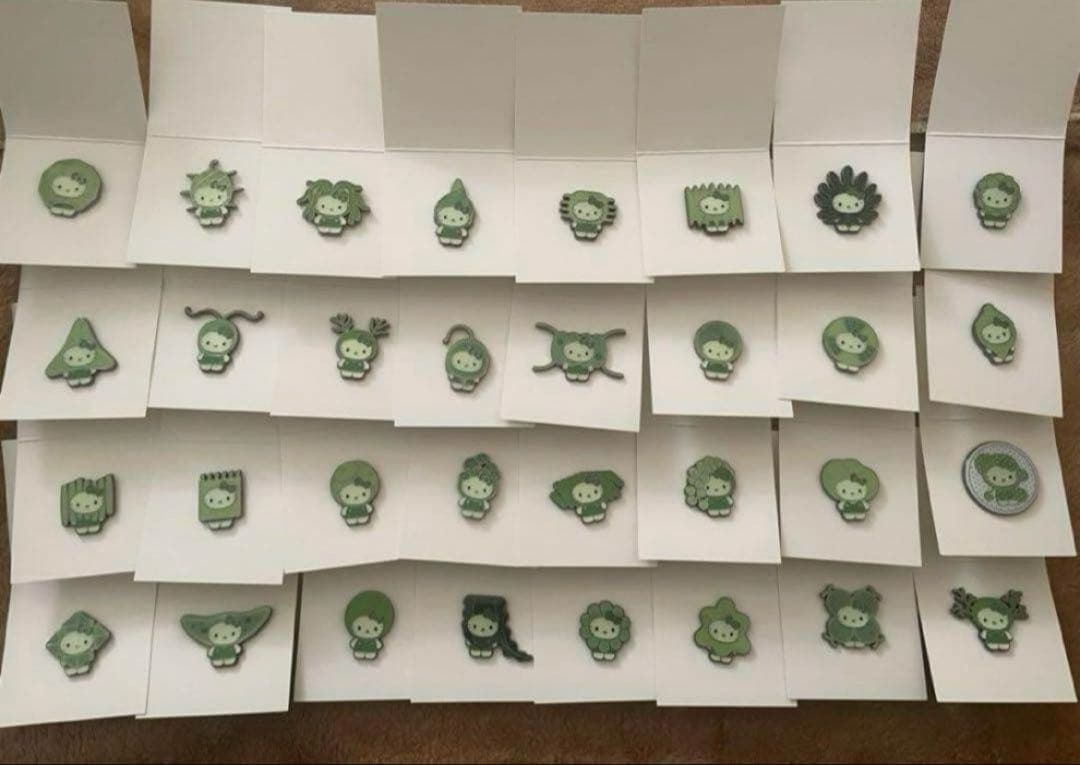 大阪　関西　万博 日本館　藻類　キティ　ピンバッジ　32種　コンプリート セット