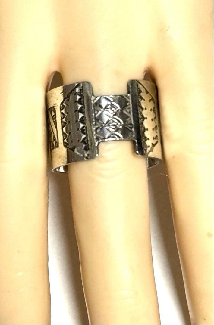 サハラ砂漠　トゥアレグ族　ハンドメイド　シルバーリング