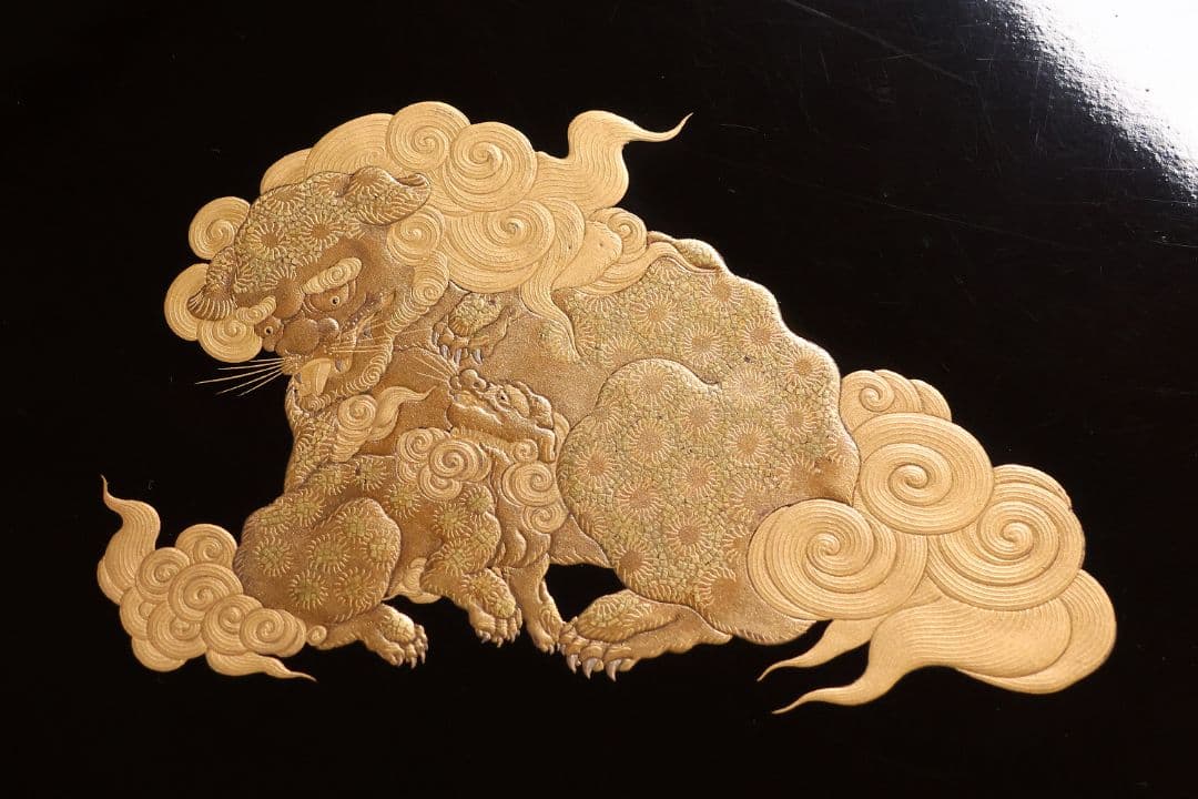 木製 漆塗 牡丹獅子 花唐草 金蒔絵 饅頭箱一対 菓子重 菓子箱【CM285】