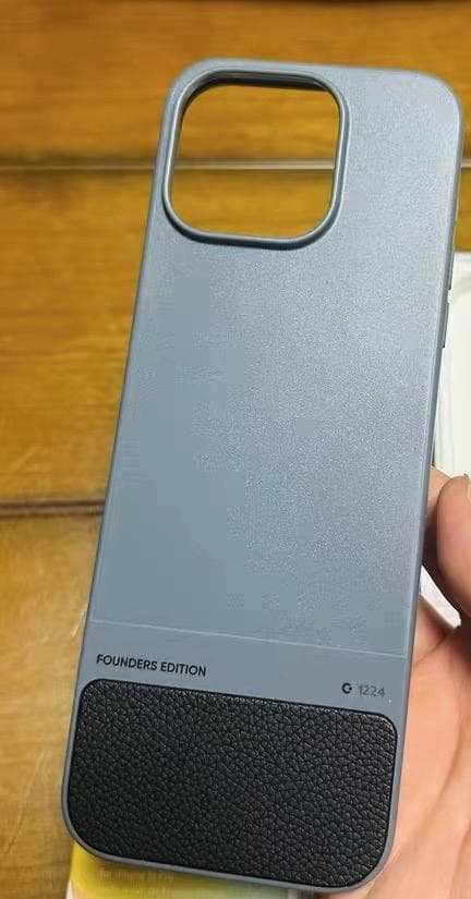 完璧なCLICKSキーボード、特別な「創設者」Edition for 15Pro