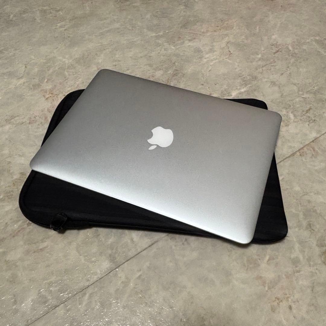 Apple MacBook Air 13インチ Early 2015 /動作良好
