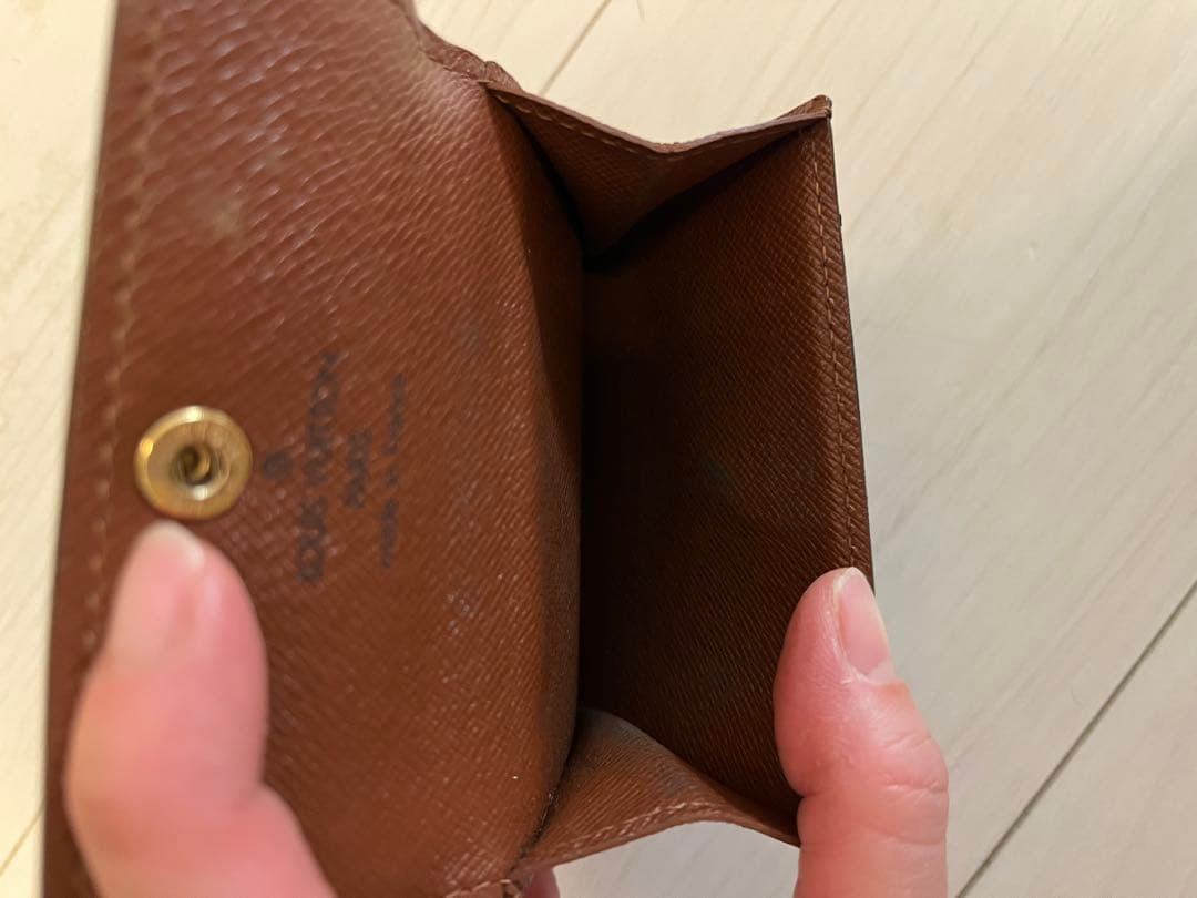 ルイヴィトン　モノグラム　二つ折りケース