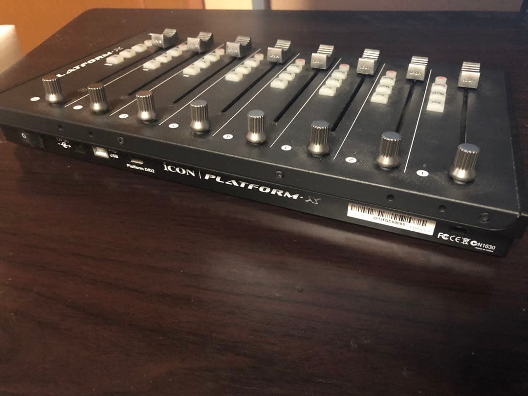 美品 iCON PLATFORM-X MIDIコントローラー