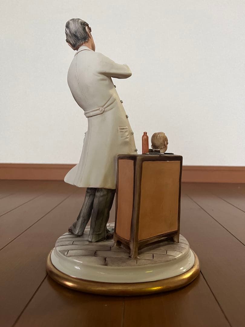 イタリア製 カポディモンテ 陶磁人形 フィギュリン 医者と少年 ビンテージ