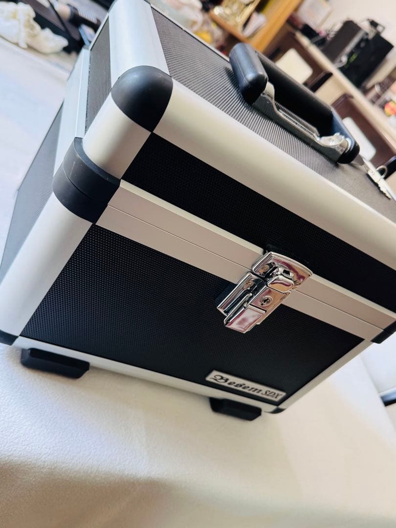 ベセム SDX フェイシャルビューティーデバイス - 超音波、RF、冷却機能