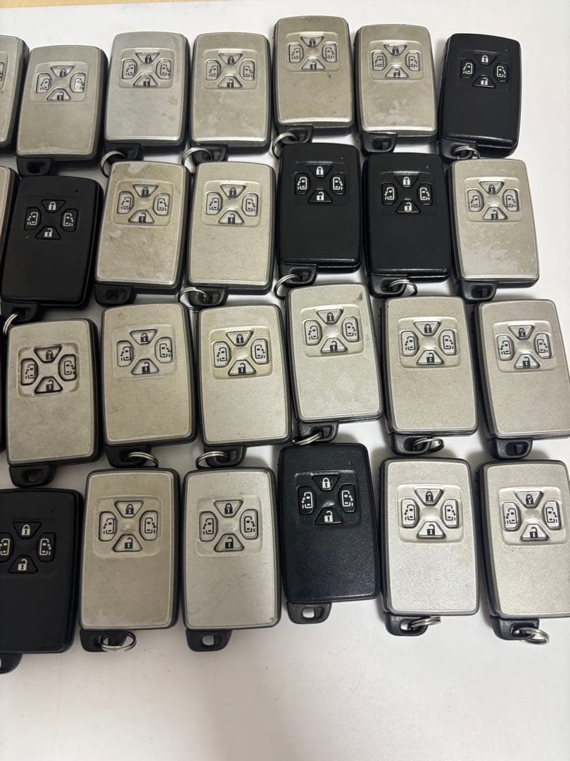 トヨタ純正スマートキー (*合計50個)