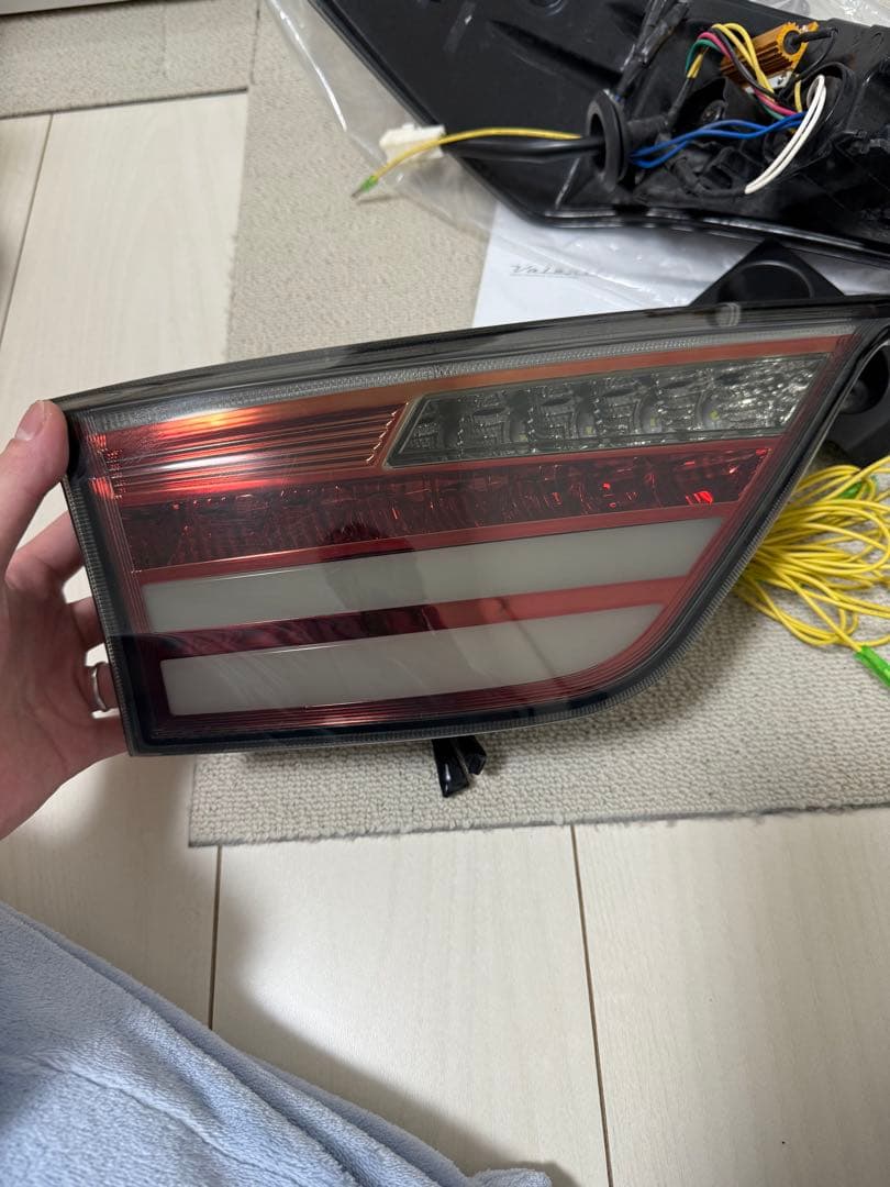 TOYOTA 60系HARRIERヴァレンティLEDテールランプ(限定色)