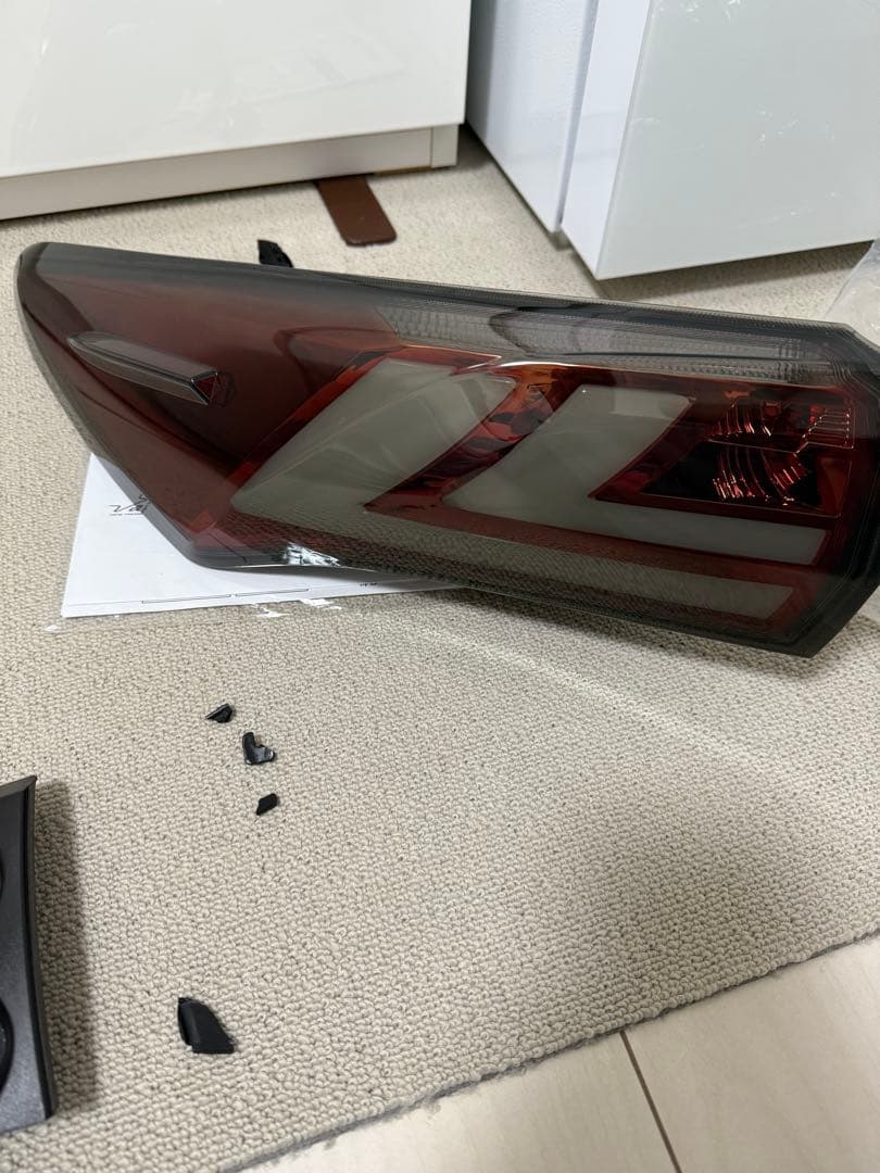 TOYOTA 60系HARRIERヴァレンティLEDテールランプ(限定色)