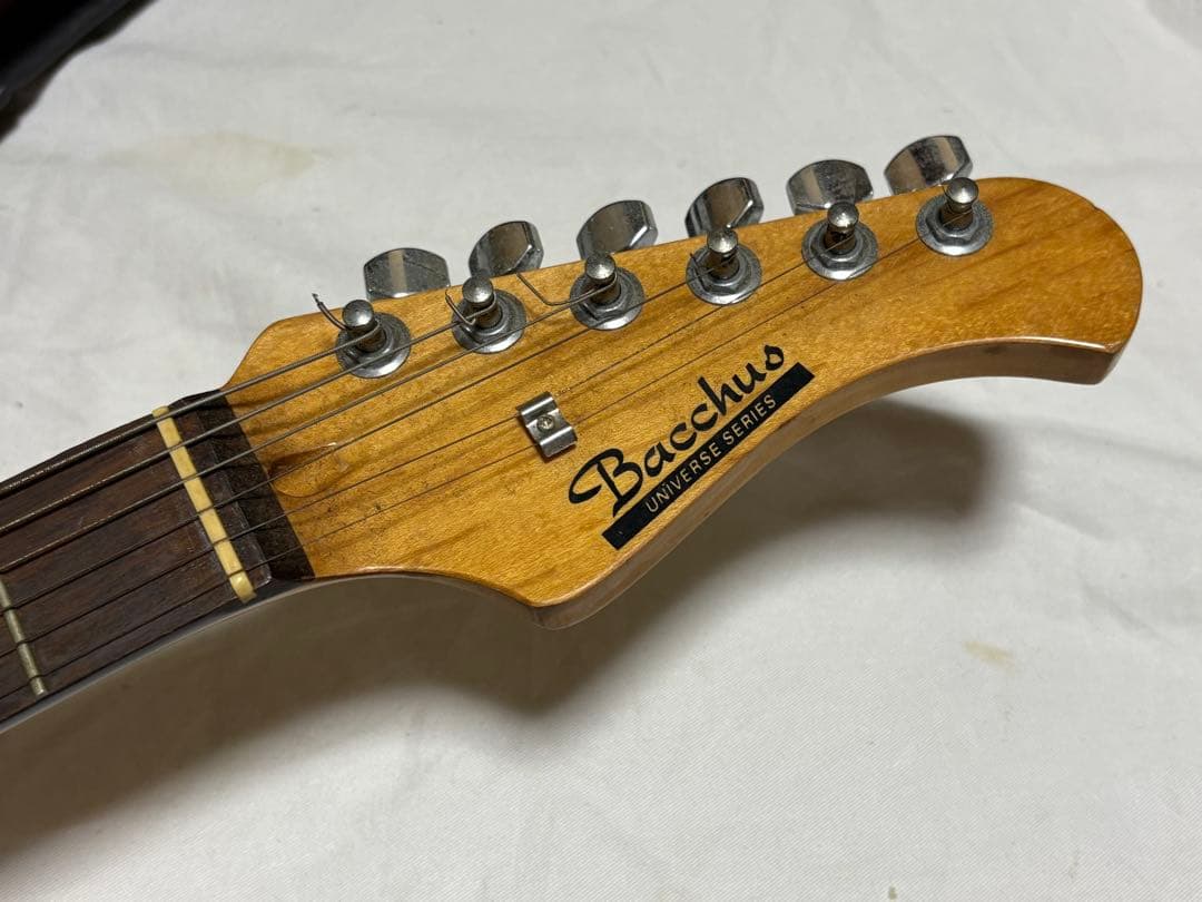 Bacchus エレキギター　ストラトキャスター　良品ケース付1913-01-1