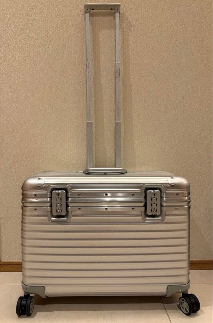 希少【RIMOWA】リモワ トパーズ パイロット4輪 TSAロック付き