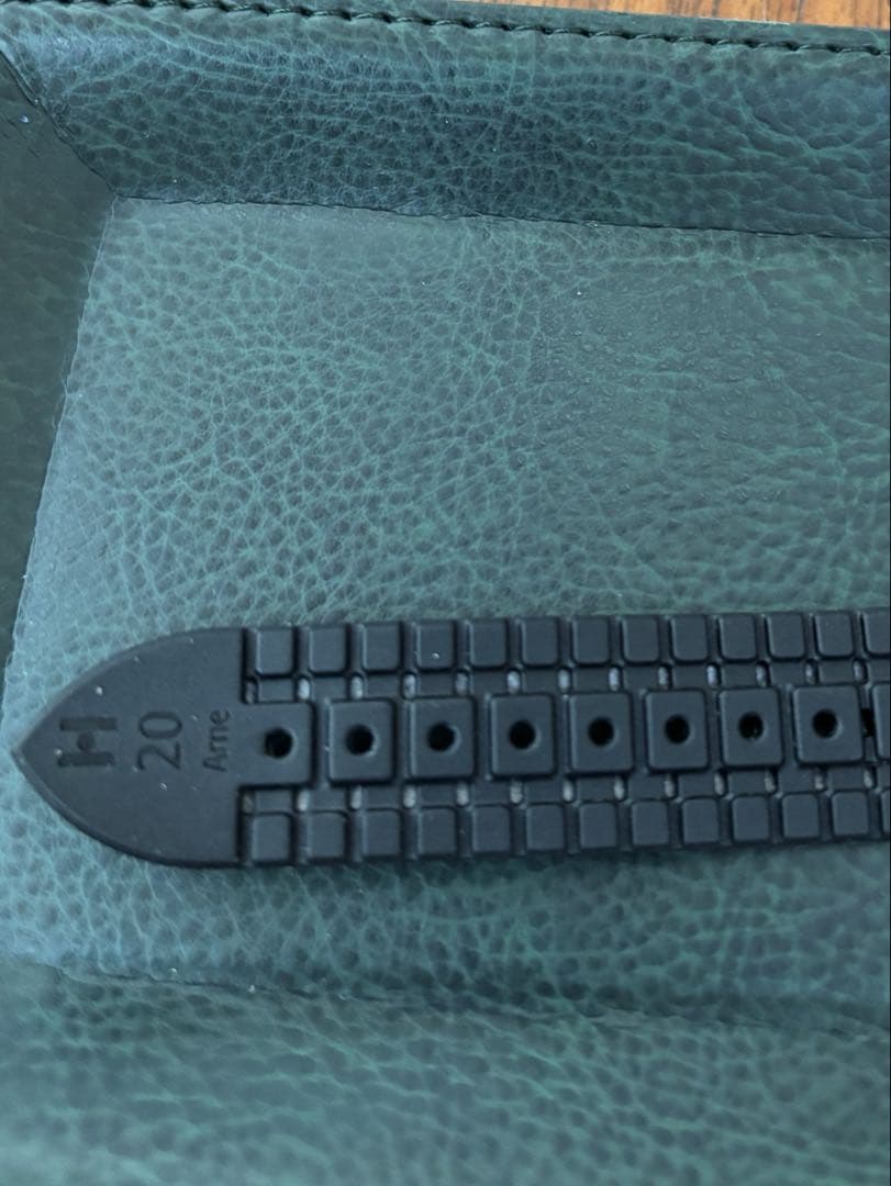 HIRSCH Arne アルネ グレー Mサイズ