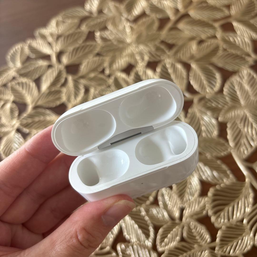 AirPods Pro 第二世代（エアポッズ）※左耳+充電ケース