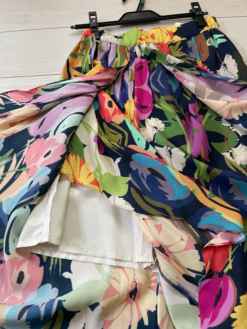 グレースコンチネンタル　フラワープリント ラップパンツ