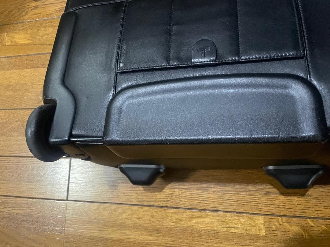希少質感最高TUMIの良質の本革　TUMI ブラックレザー キャリーケース
