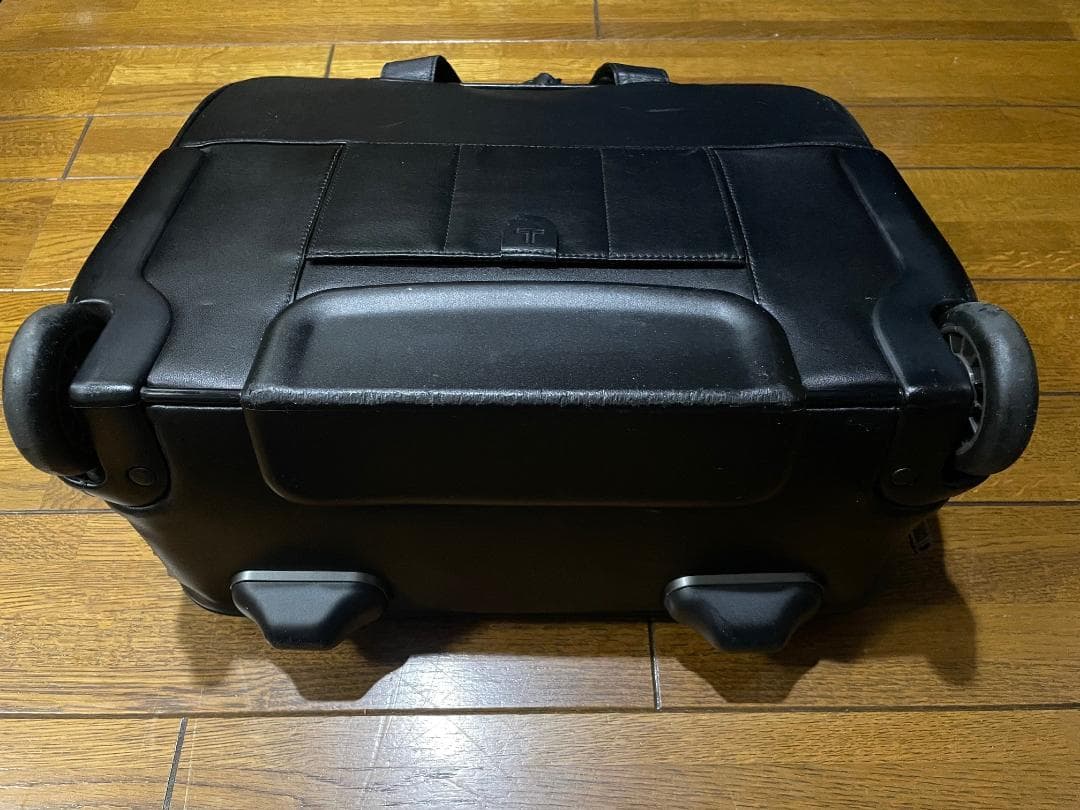 希少質感最高TUMIの良質の本革　TUMI ブラックレザー キャリーケース