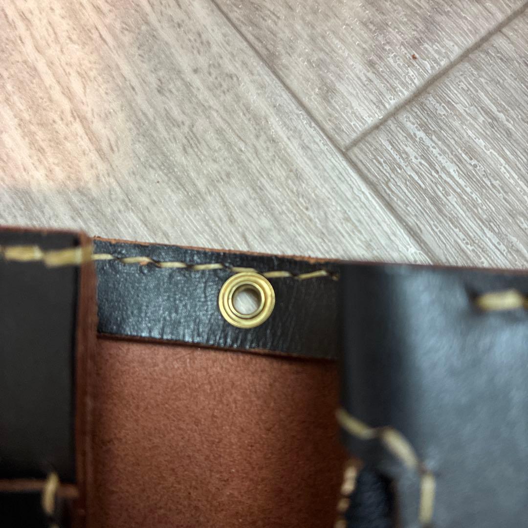 【週末セール】【茶芯ブラック】ミドルトラッカーウォレット真鍮　お札を折らずに収納