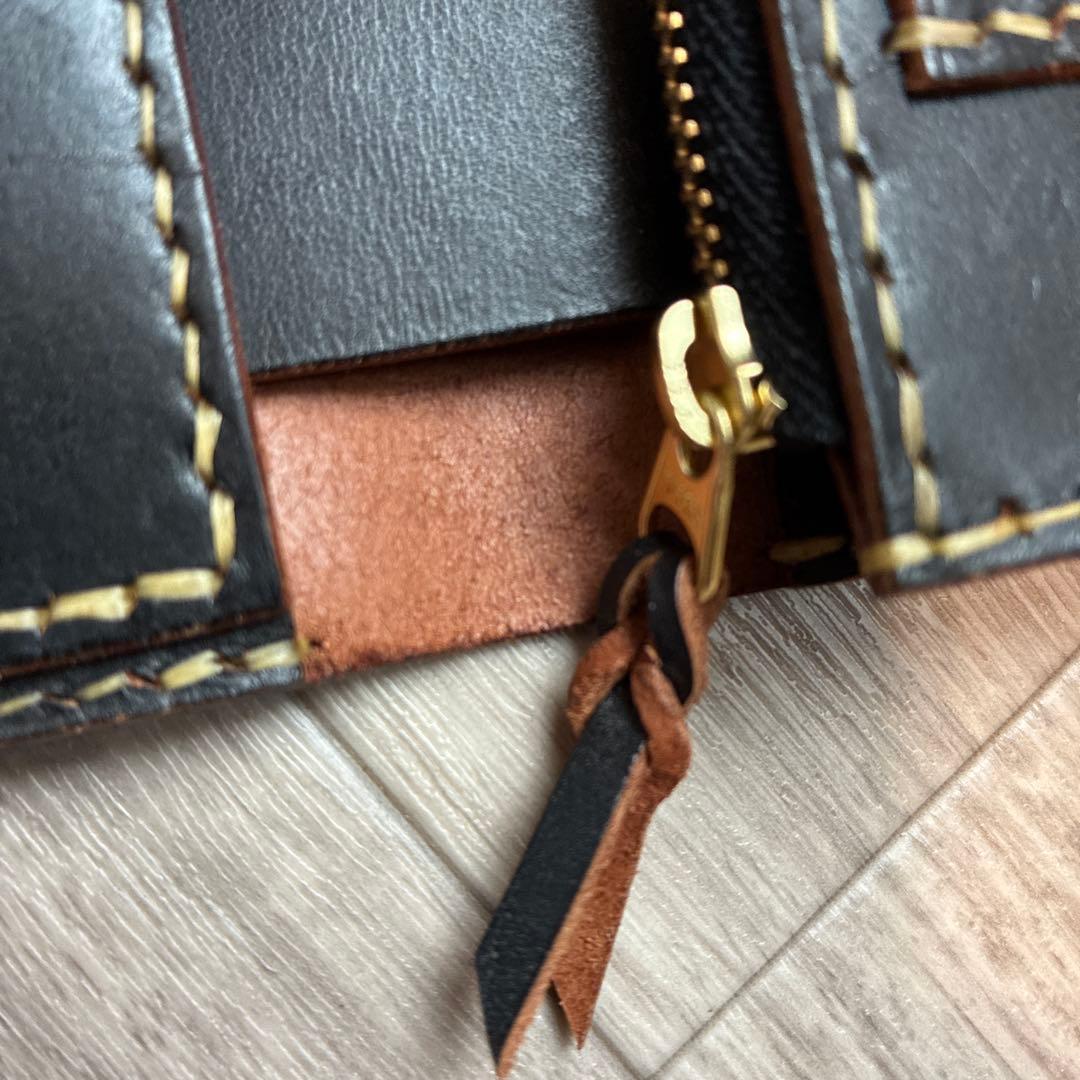 【週末セール】【茶芯ブラック】ミドルトラッカーウォレット真鍮　お札を折らずに収納