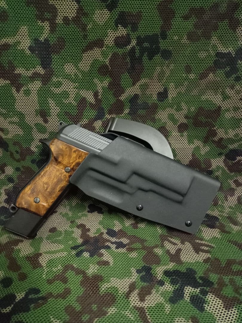 ベレッタM93R用カイデックスホルスター