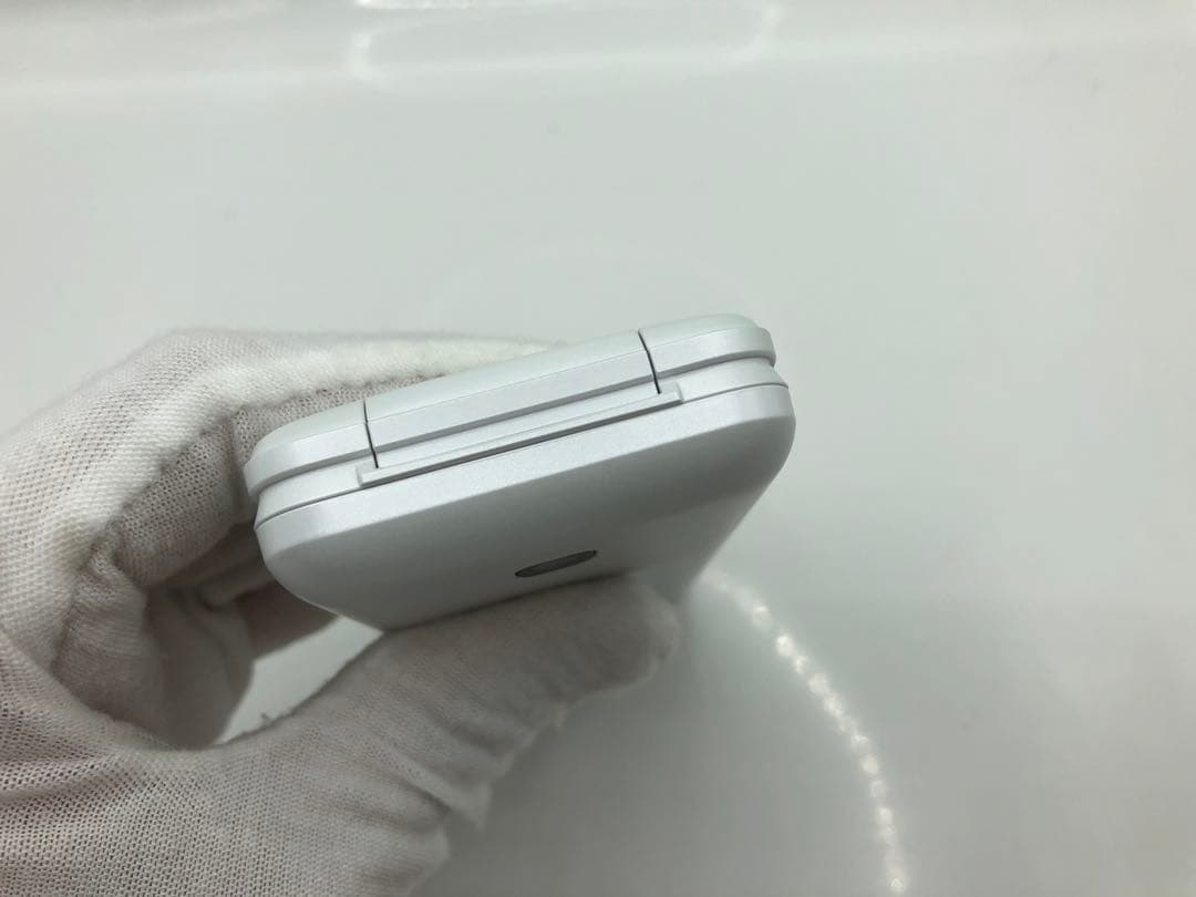 【SIMロック解除済 】au GRATINA KYF42 ホワイト