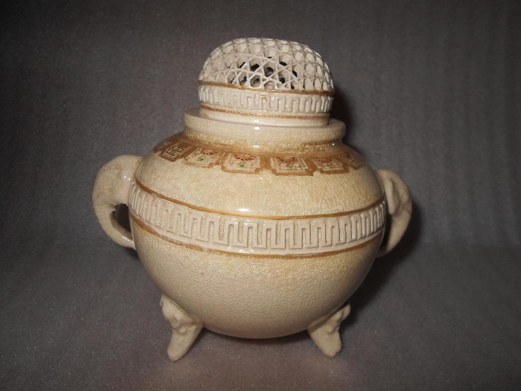 薩摩焼　透かし彫り　象双耳　金彩　香炉　茶道具