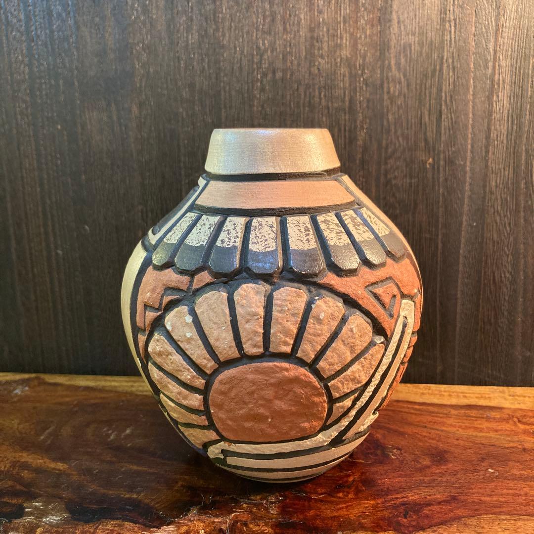 ホピ族 Carla Nampeyo作 コーンメイデン壺