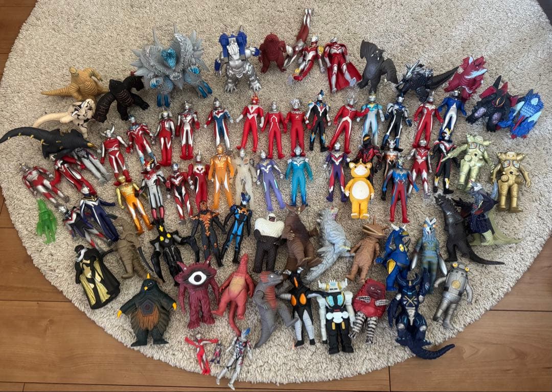 ウルトラマンフィギュアセット 約70体とおまけ8体