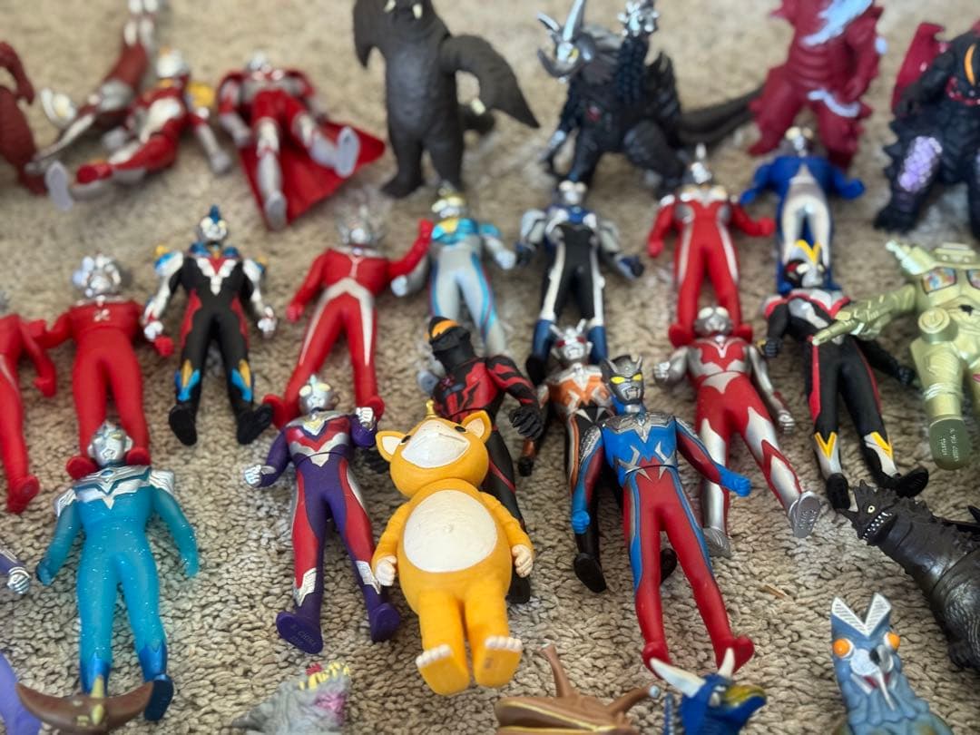 ウルトラマンフィギュアセット 約70体とおまけ8体