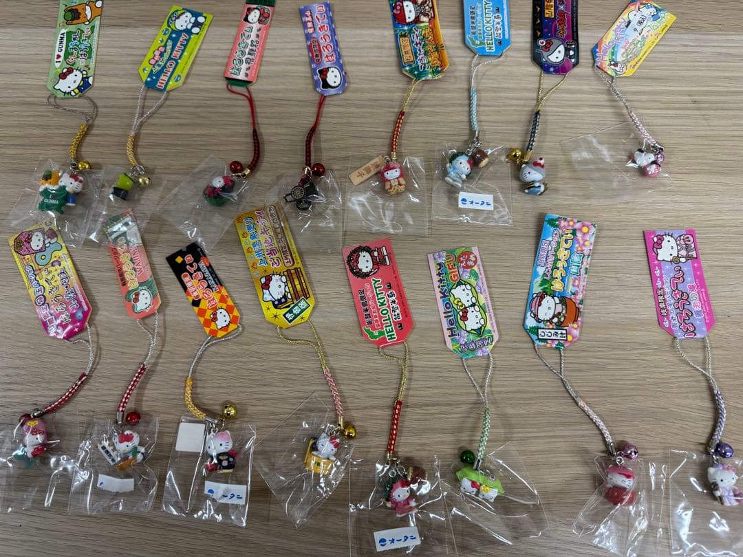 195個　ハローキティ ご当地　ストラップ