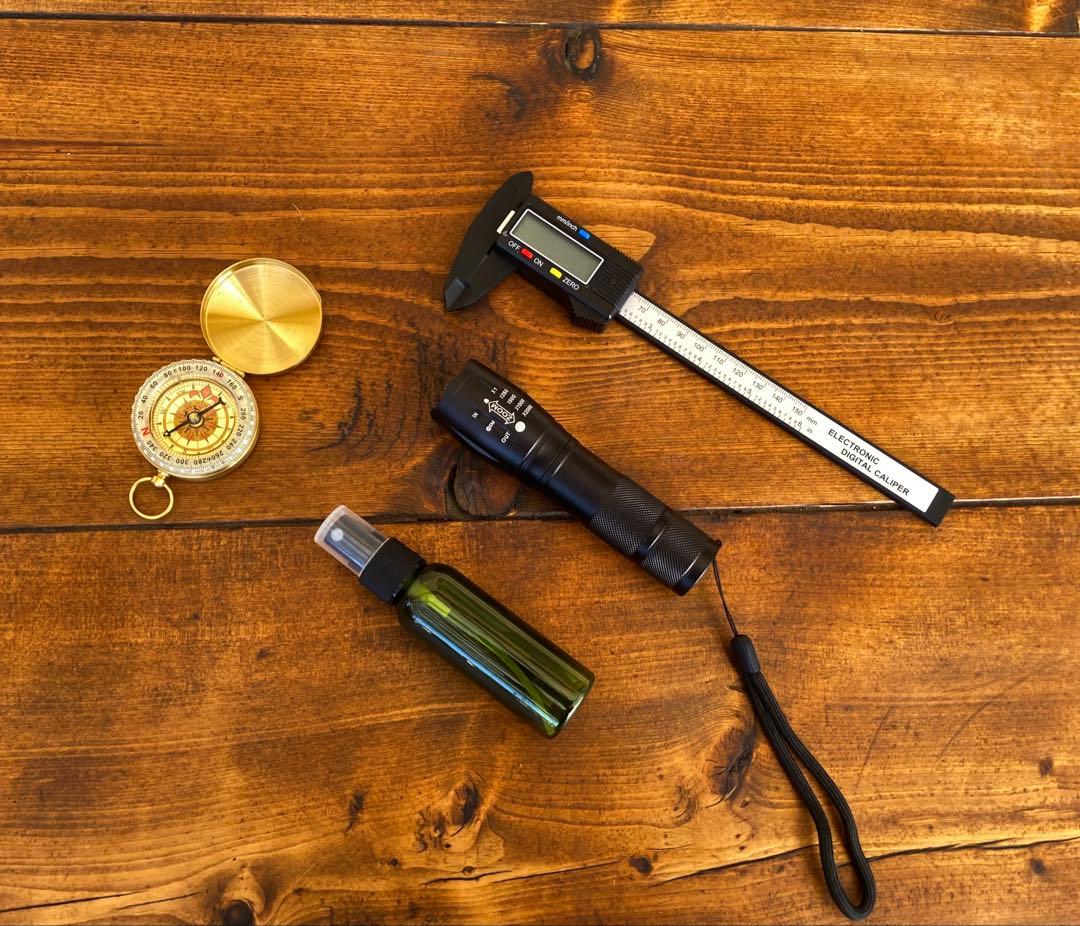 クワガタ採集セット　オリジナルロゴ入り掻き出し棒　デジタルノギス　採集ケース