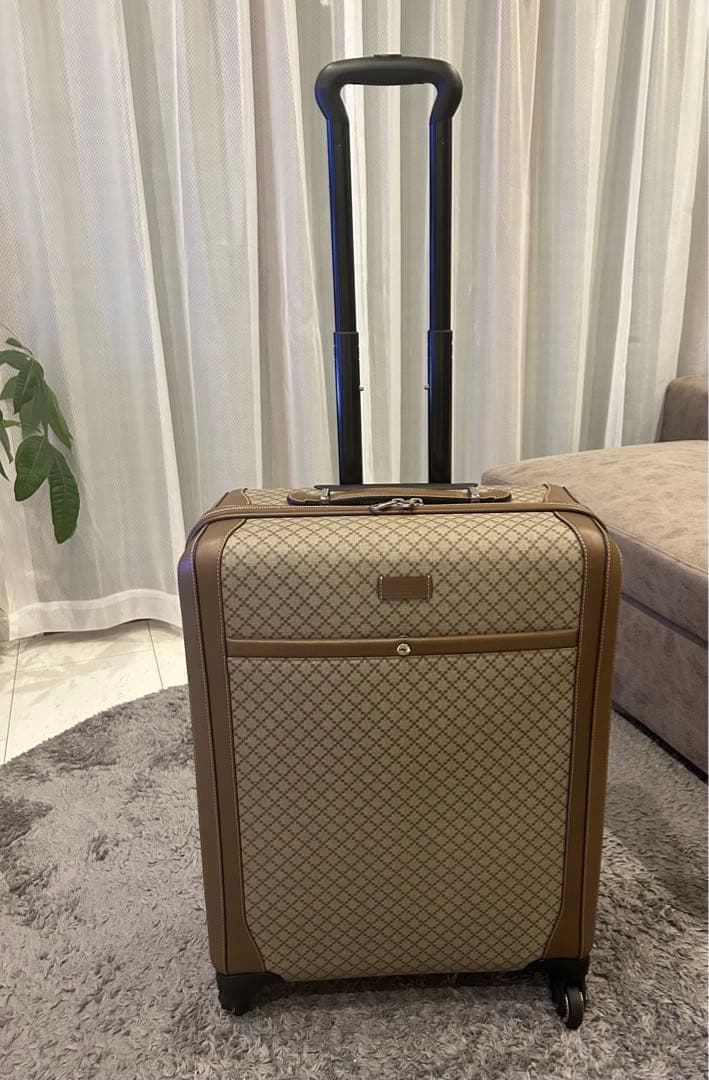 GUCCI ダイヤモンドパターン キャリーケース最大お値引き中！