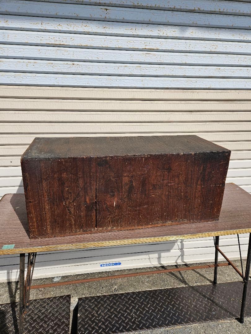 日本のアンティーク 古い木の抽斗 長持 長箪笥 二段 巻物 掛け軸 日本刀 長物