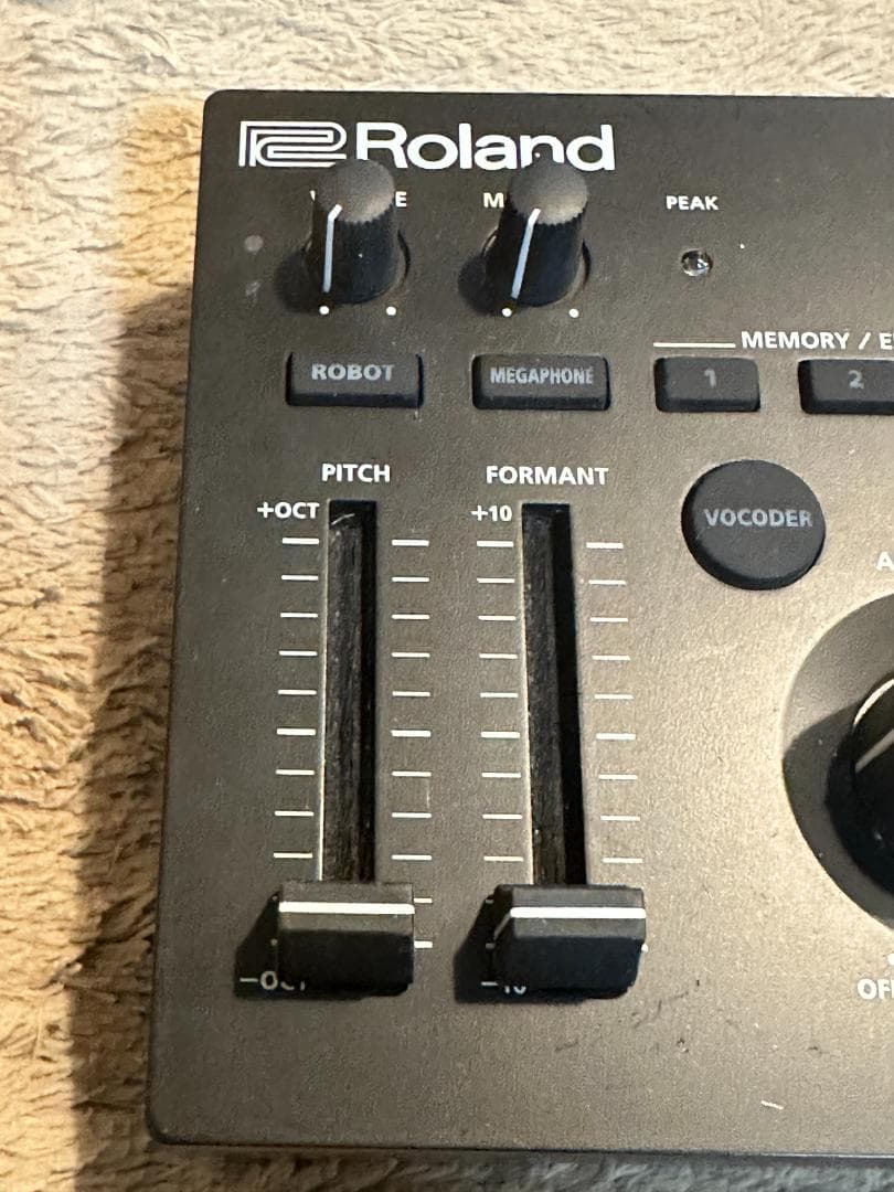 ROLAND VT4 ボイス・トランスフォーマー　ボーカル・エフェクター 本体