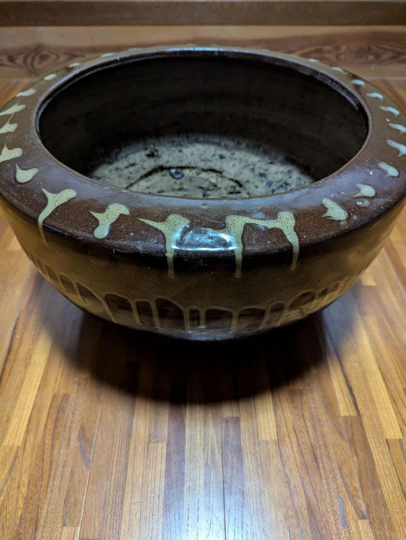 ブラウン火鉢 ドリッピング装飾