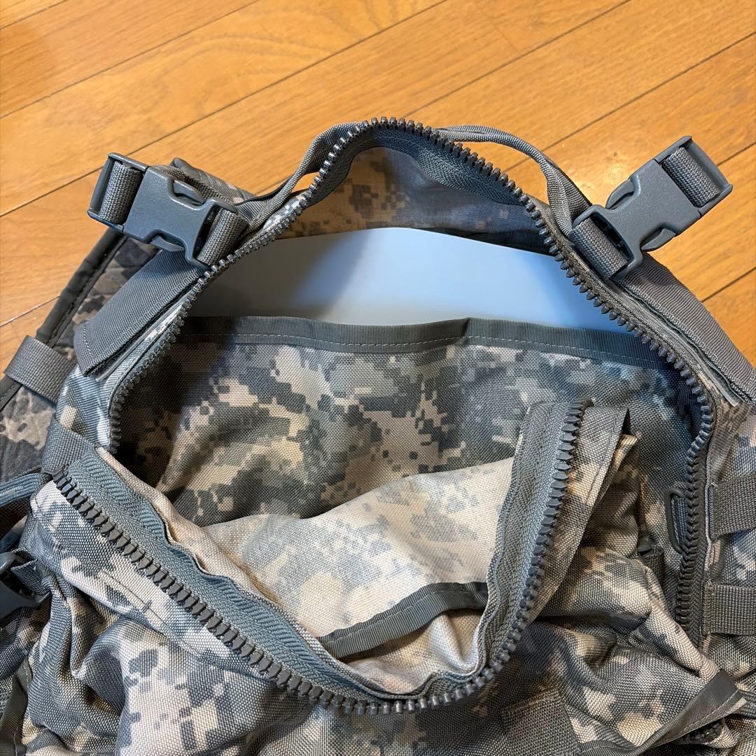 軍支給品　未使用品　使用感ゼロ　本物アサルトパック MOLLEⅡ