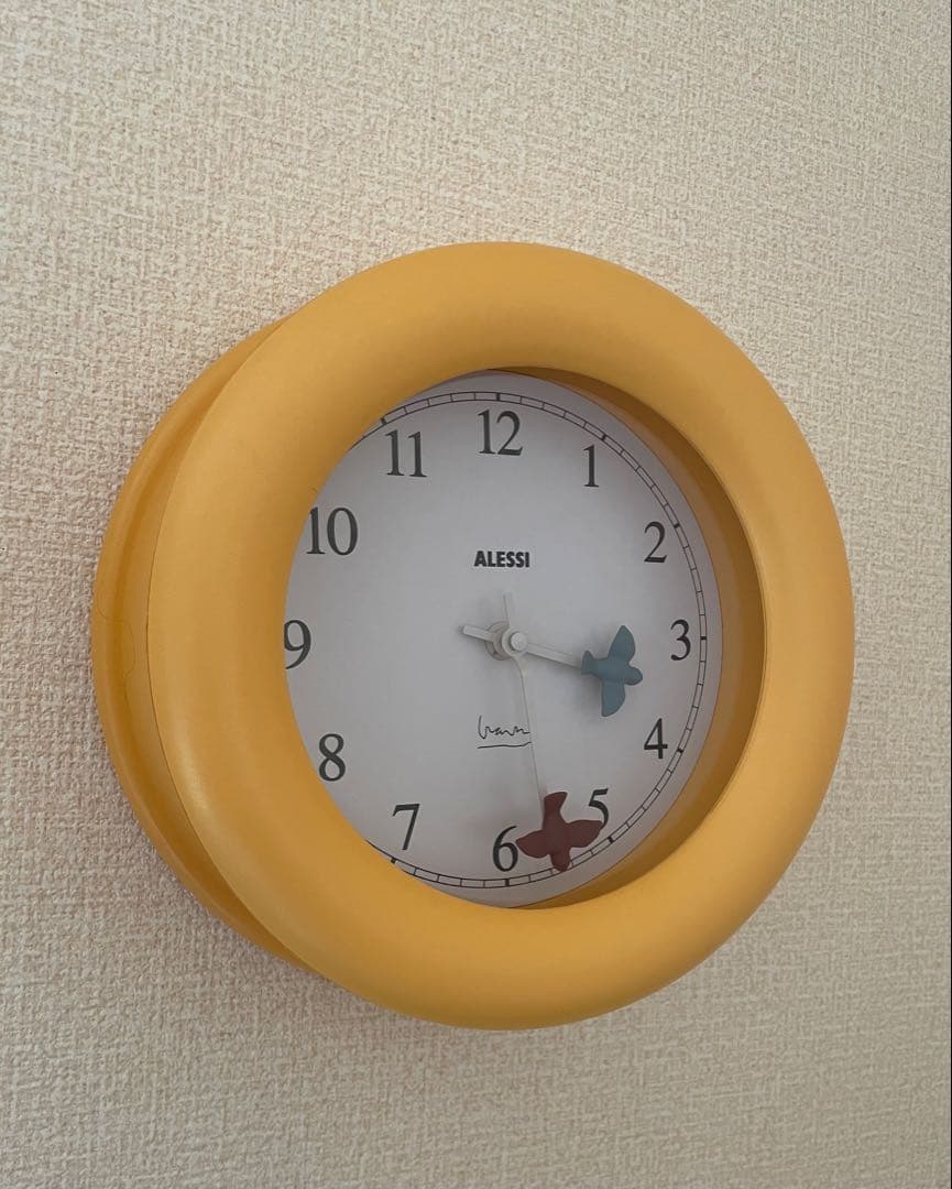 アレッシ　Alessi 壁掛け時計 イエロー　デザイン：マイケル・グレイブス