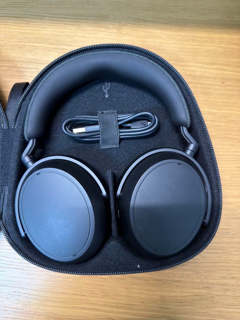 Sennheiser MOMENTUM 4 Wireless ブラック