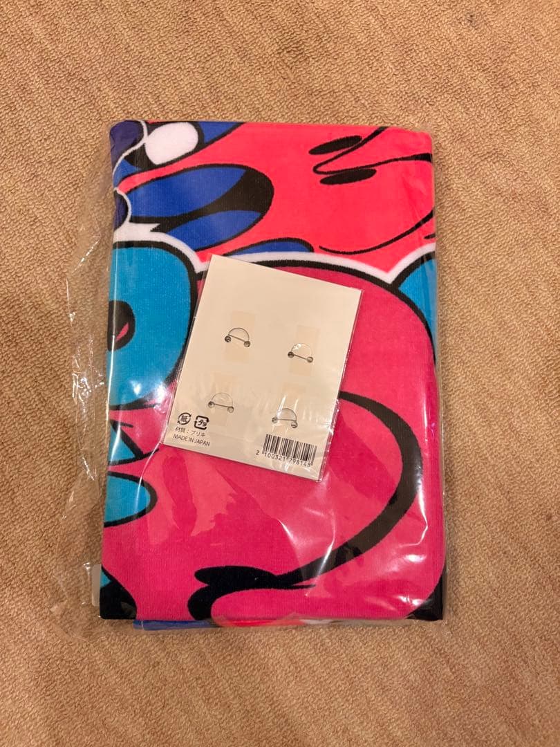 ワンオク　バスタオル・缶バッジ