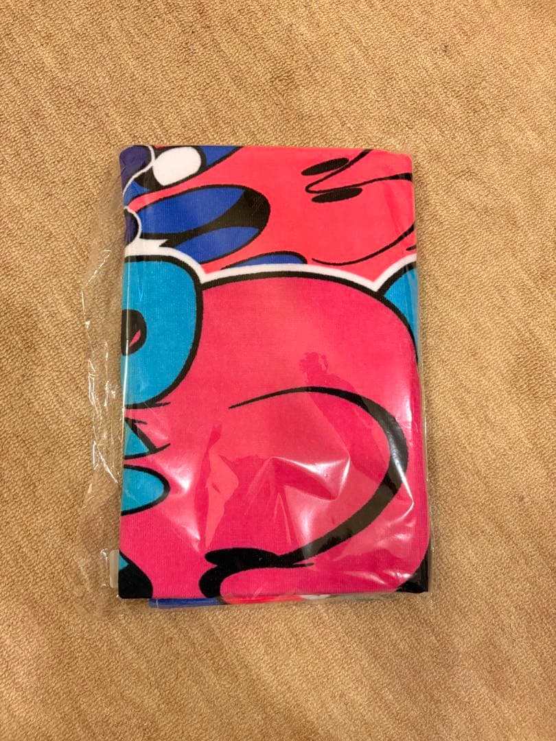 ワンオク　バスタオル・缶バッジ