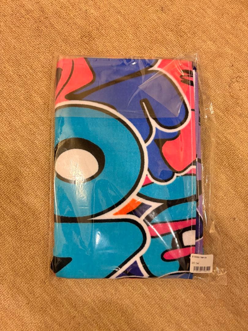 ワンオク　バスタオル・缶バッジ