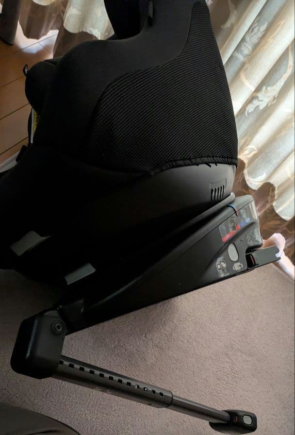 ★本日限定値下げ　KATOJIジョイー アーク360 チャイルドシート