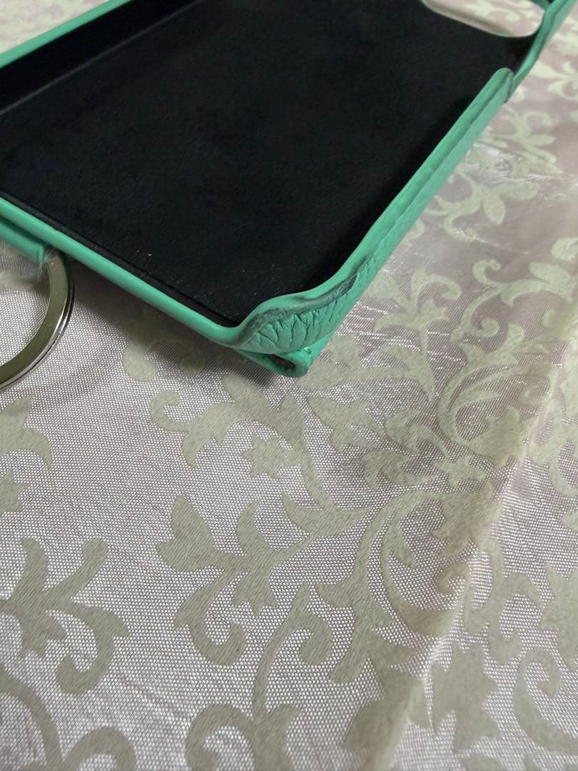 鈴木亜美さん しぃちゃん　コラボ　iPhoneケース iPhone13 手帳型