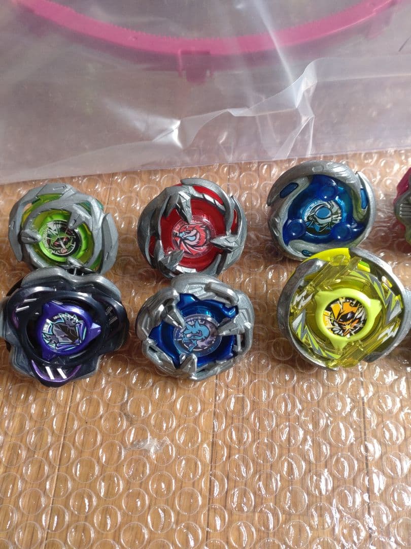 ベイブレードＸベイブレードセット ベイ11個＋ スタジアム＋ランチャー