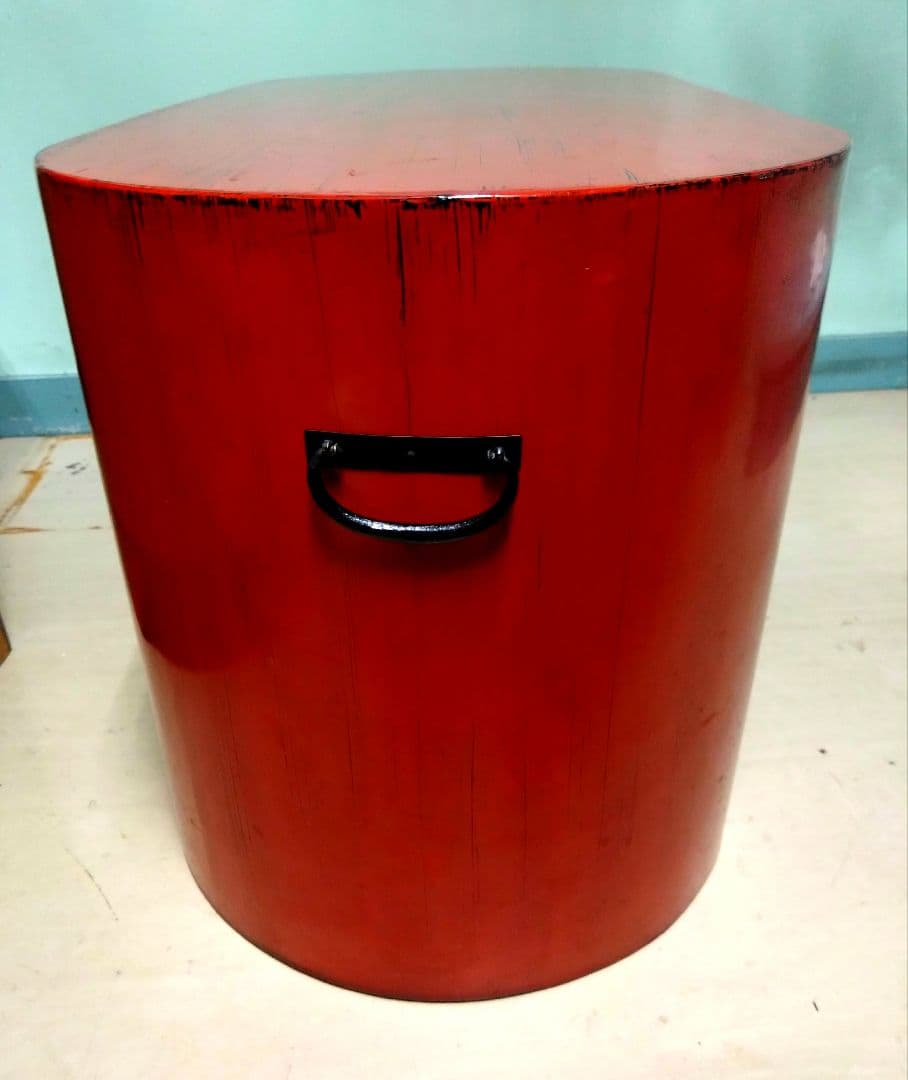 赤い漆塗りの楕円形のローキャビネット　和モダン　神奈川県座間市での引き渡し可